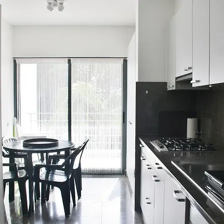 Charming Apt. Віавіа